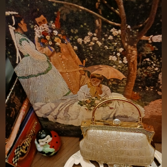 🐊Vicenza Clutch Embossed 👝 👛 Rhinestone Metallic,Elegant Purse.🎁 💝 - Picture 13 of 13